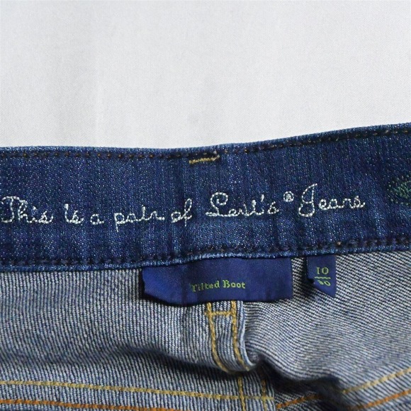 Levi's 10 / 30‎ Tilted Bootcut Flap Pocket Dark Wash Stretch Denim Womens Jeans - Picture 3 of 7